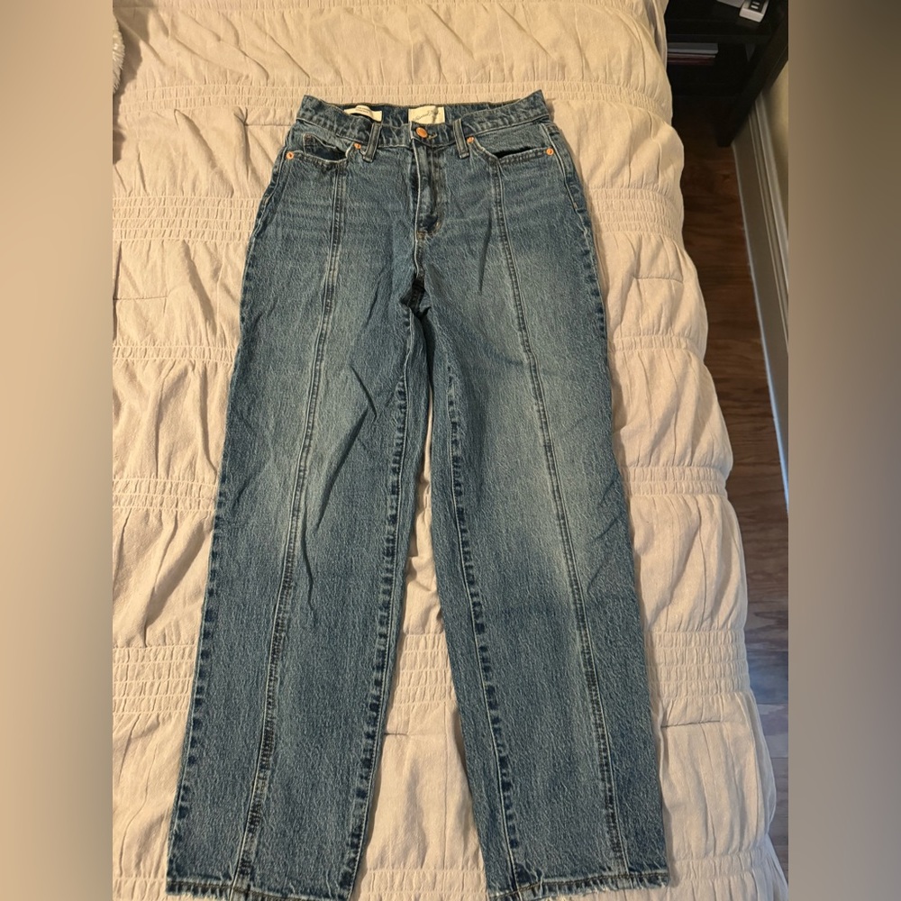 Universal Thread Mom Jeans
